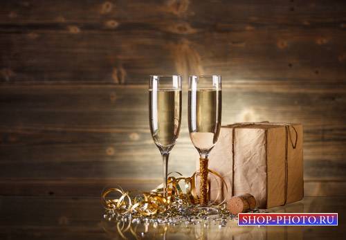 Бокалы с шампанским, новый год - сток фото