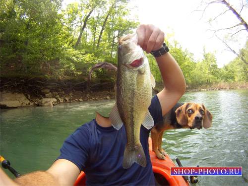  Шаблон для фотомонтажа - Рыбак в лодке с собакой 