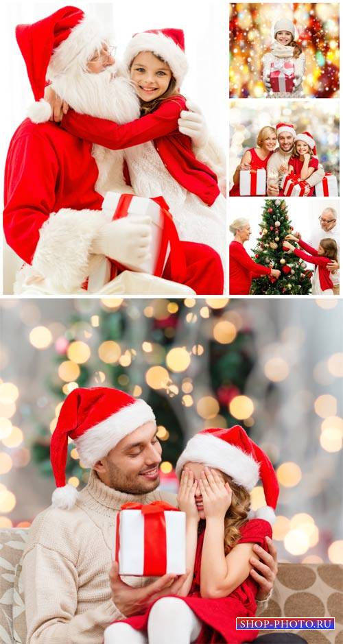 Рождество, семья у рождественской елки / Christmas, family at the Christmas ...