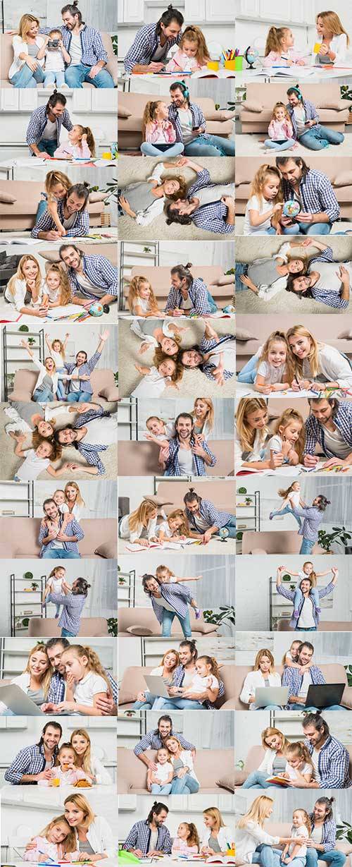 Счастливая семья - мама, папа и дочка - Фотоклипарт