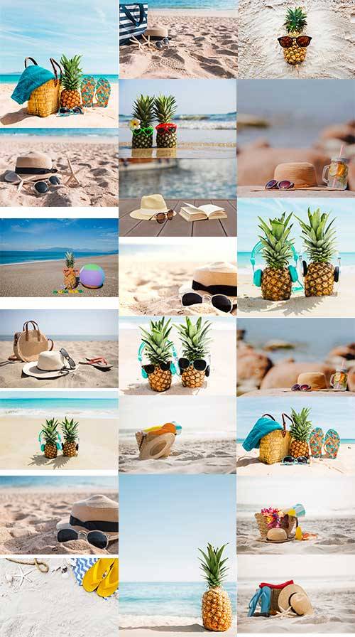 Пляж, песок, шляпа и ананас - Летние фоны
